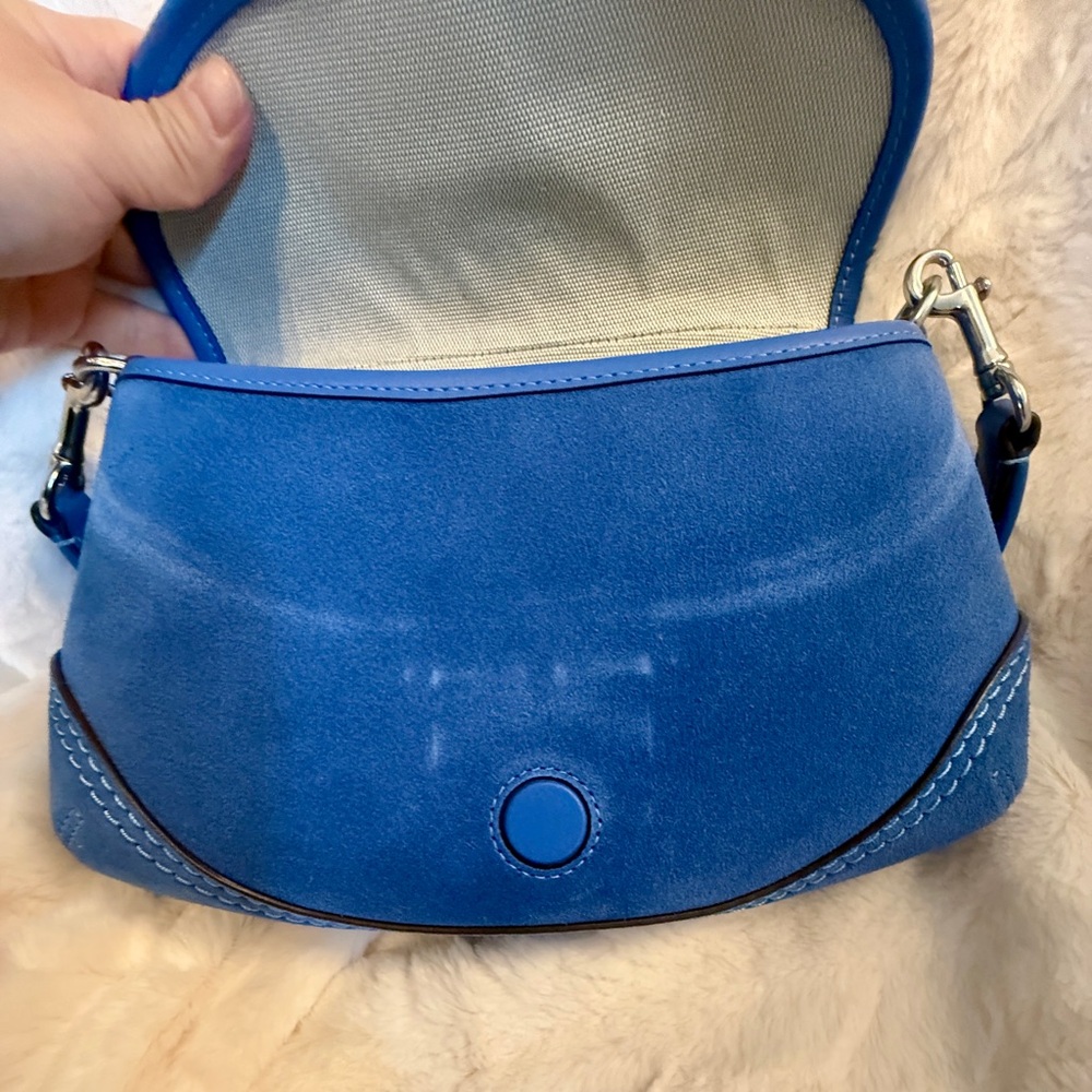 EUC Coach Soho flap shoulder bag re-edition in mist blue suede w/silver hardware - Picture 10 of 11